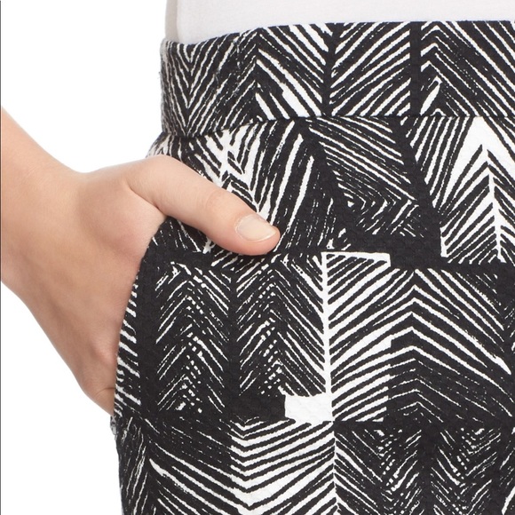 MaxMara Cropped Leaf Printed Pants - Picture 7 of 9